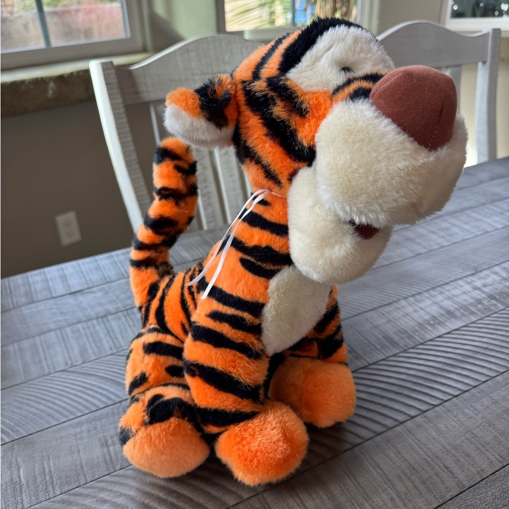 Disney - Walt Disney World Vintage Tigger Plush Toy Winnie The Pooh & Friends
